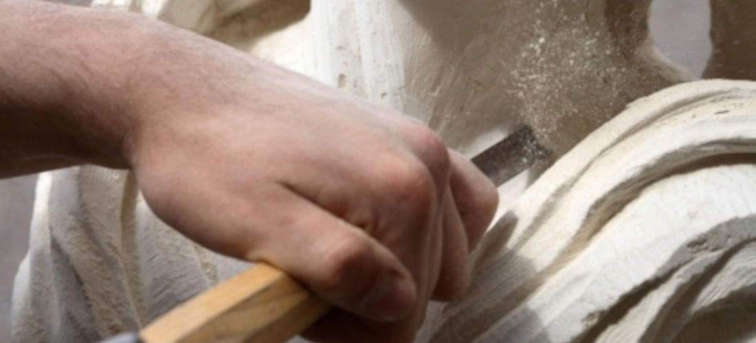 Sculpture sur Pierre